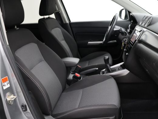 Suzuki Vitara 1.0 BOOSTERJET SELECT TWO-TONE + CAMERA | APPLE CARPLAY | DAB | STOELVERWARMING ActivLease financial lease