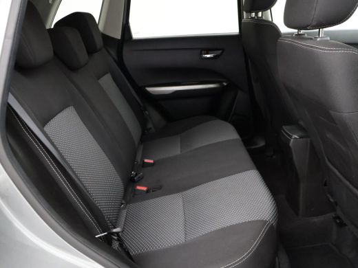 Suzuki Vitara 1.0 BOOSTERJET SELECT TWO-TONE + CAMERA | APPLE CARPLAY | DAB | STOELVERWARMING ActivLease financial lease