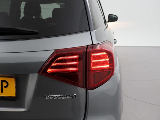Suzuki Vitara 1.0 BOOSTERJET SELECT TWO-TONE + CAMERA | APPLE CARPLAY | DAB | STOELVERWARMING ActivLease financial lease