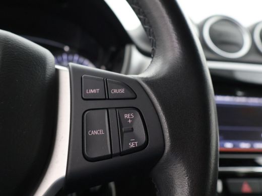 Suzuki Vitara 1.0 BOOSTERJET SELECT TWO-TONE + CAMERA | APPLE CARPLAY | DAB | STOELVERWARMING ActivLease financial lease