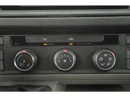 Volkswagen Crafter 35 2.0 TDI L3H3 141PK 4Motion | 3000KG Trekgew. | Trekh. | 3-Zits | Airco | Cruise | Parkeersens... ActivLease financial lease