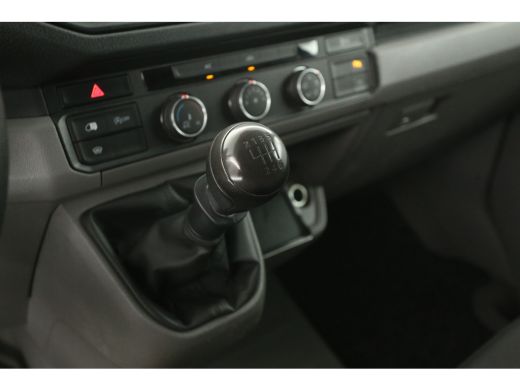 Volkswagen Crafter 35 2.0 TDI L3H3 141PK 4Motion | 3000KG Trekgew. | Trekh. | 3-Zits | Airco | Cruise | Parkeersens... ActivLease financial lease