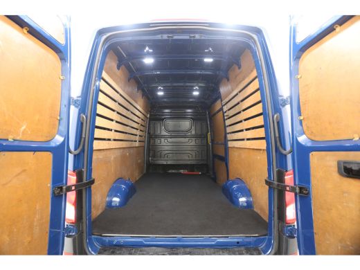 Volkswagen Crafter 35 2.0 TDI L3H3 141PK 4Motion | 3000KG Trekgew. | Trekh. | 3-Zits | Airco | Cruise | Parkeersens... ActivLease financial lease