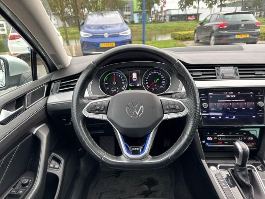 Volkswagen Passat Variant 1.4 TSI PHEV GTE | Pano Dak | Leder | Trekhaak | 218 pk | SOH 92% | ActivLease financial lease