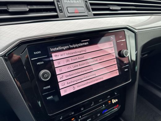 Volkswagen Passat Variant 1.4 TSI PHEV GTE | Pano Dak | Leder | Trekhaak | 218 pk | SOH 92% | ActivLease financial lease