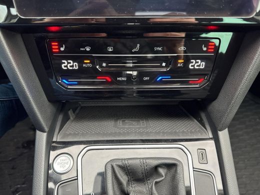 Volkswagen Passat Variant 1.4 TSI PHEV GTE | Pano Dak | Leder | Trekhaak | 218 pk | SOH 92% | ActivLease financial lease