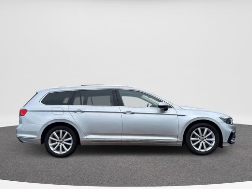 Volkswagen Passat Variant 1.4 TSI PHEV GTE | Pano Dak | Leder | Trekhaak | 218 pk | SOH 92% | ActivLease financial lease