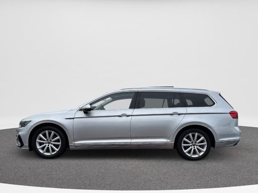 Volkswagen Passat Variant 1.4 TSI PHEV GTE | Pano Dak | Leder | Trekhaak | 218 pk | SOH 92% | ActivLease financial lease