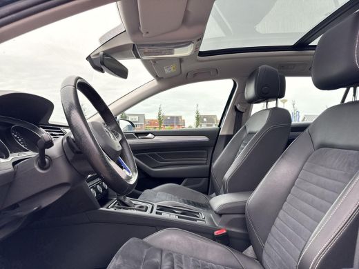 Volkswagen Passat Variant 1.4 TSI PHEV GTE | Pano | Trekhaak | A-Camera | ActivLease financial lease