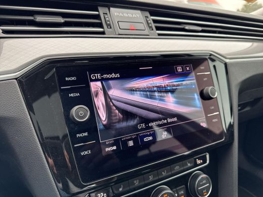 Volkswagen Passat Variant 1.4 TSI PHEV GTE | Pano | Trekhaak | A-Camera | ActivLease financial lease