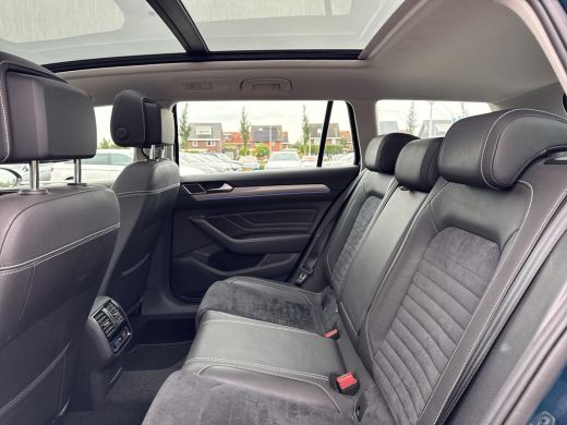 Volkswagen Passat Variant 1.4 TSI PHEV GTE | Pano | Trekhaak | A-Camera | ActivLease financial lease