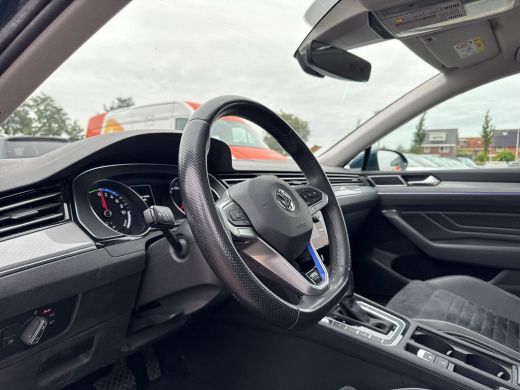Volkswagen Passat Variant 1.4 TSI PHEV GTE | Pano | Trekhaak | A-Camera | ActivLease financial lease