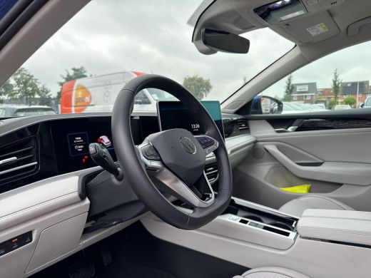 Volkswagen Passat Variant 1.5 eHybrid Elegance | Trekhaak | Leder | 18 inch | 150 pk | Automaat | ActivLease financial lease
