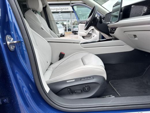 Volkswagen Passat Variant 1.5 eHybrid Elegance | Trekhaak | Leder | 18 inch | 150 pk | Automaat | ActivLease financial lease