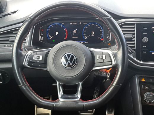 Volkswagen T-Roc 1.5 TSI Automaat R-Line | Virtual Cockpit | Climate Control | Navigatie ActivLease financial lease