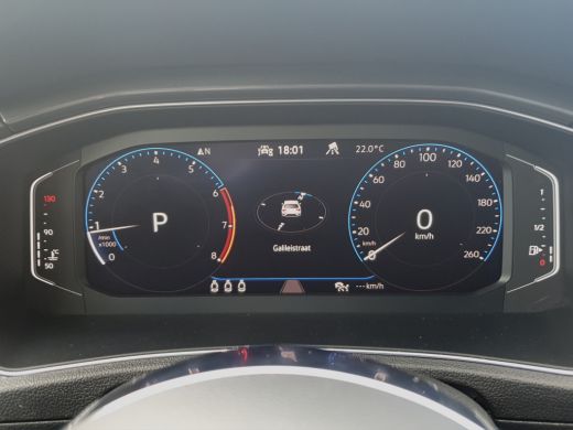 Volkswagen T-Roc 1.5 TSI Automaat R-Line | Virtual Cockpit | Climate Control | Navigatie ActivLease financial lease