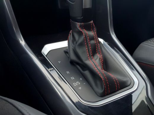 Volkswagen T-Roc 1.5 TSI Automaat R-Line | Virtual Cockpit | Climate Control | Navigatie ActivLease financial lease