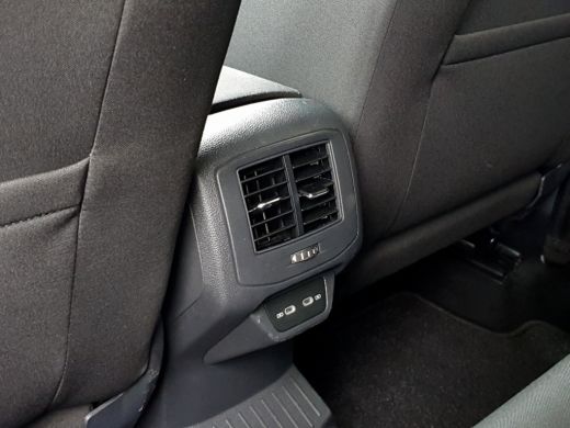 Volkswagen T-Roc 1.5 TSI Automaat R-Line | Virtual Cockpit | Climate Control | Navigatie ActivLease financial lease