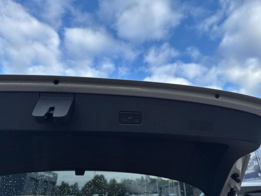 Volkswagen T-Roc 1.5 TSI R-Line | A-Camera | Keyless | LED | 150Pk  | App Connect | ActivLease financial lease