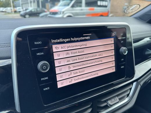 Volkswagen T-Roc 1.5 TSI R-Line | A-Camera | Keyless | LED | 150Pk  | App Connect | ActivLease financial lease