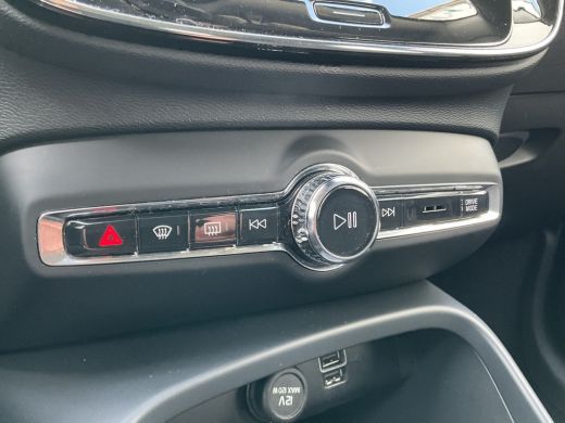 Volvo  XC40 1.5 T4 Recharge Inscription PHEV Nav/Cruise Carplay Elek.Klep Plug-in! ActivLease financial lease