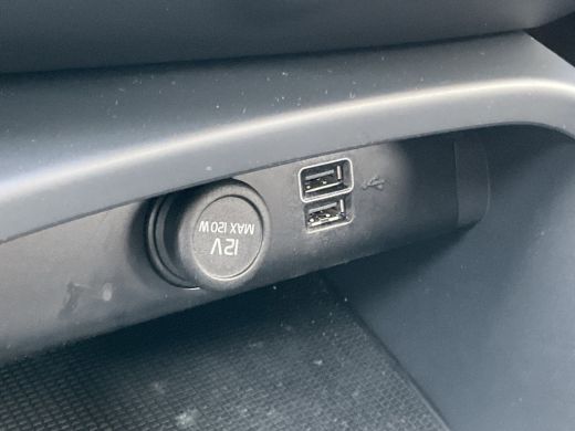 Volvo  XC40 1.5 T4 Recharge Inscription PHEV Nav/Cruise Carplay Elek.Klep Plug-in! ActivLease financial lease