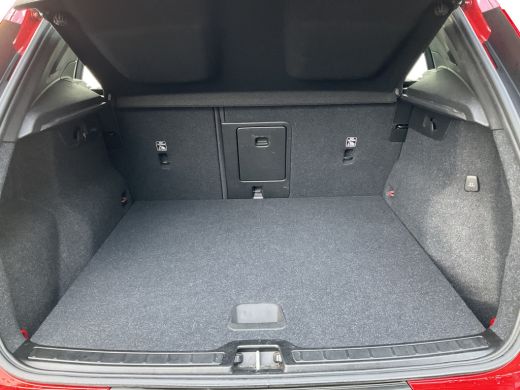 Volvo  XC40 1.5 T4 Recharge Inscription PHEV Nav/Cruise Carplay Elek.Klep Plug-in! ActivLease financial lease