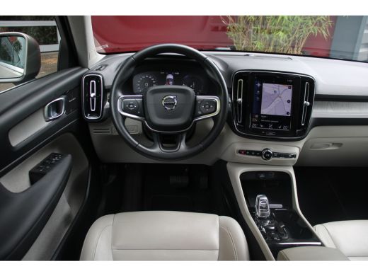 Volvo  XC40 1.5 T5 Twin Engine Inscription | Panoramadak | Harman/Kardon | Stoelverwarming | 19" Velgen ActivLease financial lease
