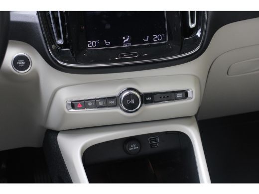 Volvo  XC40 1.5 T5 Twin Engine Inscription | Panoramadak | Harman/Kardon | Stoelverwarming | 19" Velgen ActivLease financial lease