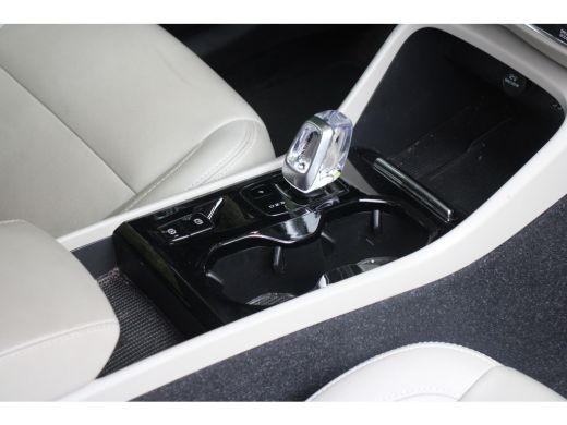 Volvo  XC40 1.5 T5 Twin Engine Inscription | Panoramadak | Harman/Kardon | Stoelverwarming | 19" Velgen ActivLease financial lease