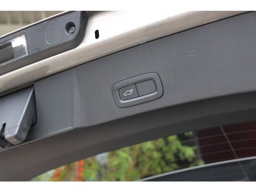 Volvo  XC40 1.5 T5 Twin Engine Inscription | Panoramadak | Harman/Kardon | Stoelverwarming | 19" Velgen ActivLease financial lease