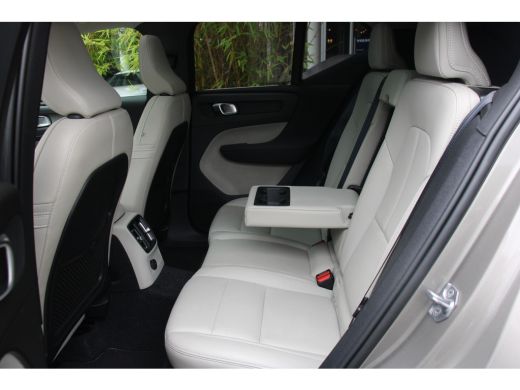 Volvo  XC40 1.5 T5 Twin Engine Inscription | Panoramadak | Harman/Kardon | Stoelverwarming | 19" Velgen ActivLease financial lease