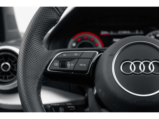 Audi Q2 S edition | Adaptive cruise control | Audi smartphone interface | Audi soundsystem ActivLease financial lease