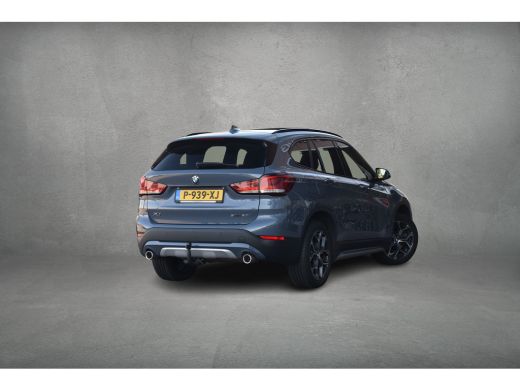 BMW X1 sDrive20i Business Edition Plus | Trekhaak | Pano | Leer | CarPlay | Stoelverw. ActivLease financial lease