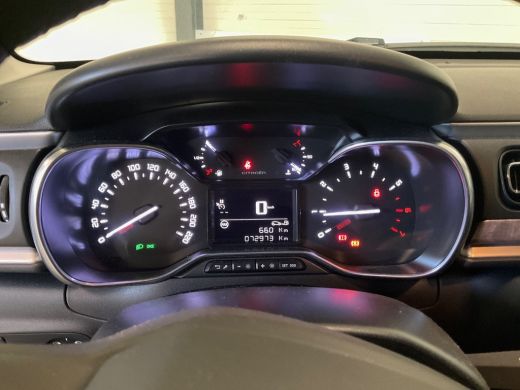 Citroën C3 1.2 Feel Edition 82 PK | Climate & Cruise C. | CarPlay | Navi | PDC | LED | DAB+ | 16" LMV | Blue... ActivLease financial lease