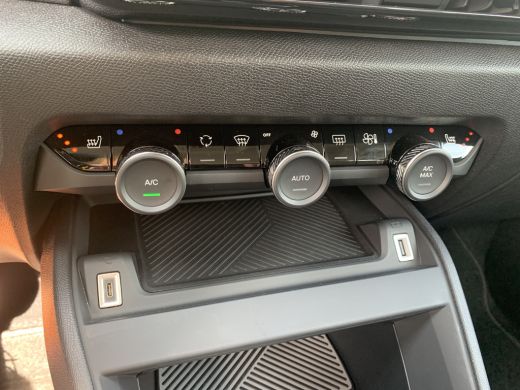 Citroën ë-C4 Feel Pack 50 kWh Airco | Camera | Cruise Control | DAB | LED | Navi | Stoel-Stuur & Voorruitverwa... ActivLease financial lease