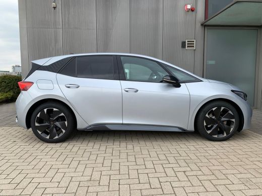 CUPRA Born Essential Limited Elektromotor 150 kW / 204 pk Hatchback Elektrische aandrijving ActivLease financial lease
