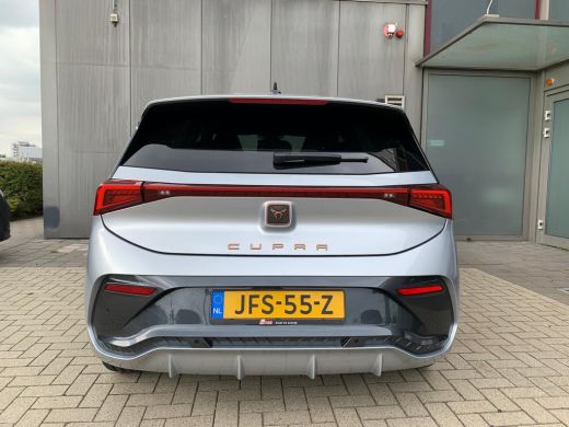 CUPRA Born Essential Limited Elektromotor 150 kW / 204 pk Hatchback Elektrische aandrijving ActivLease financial lease