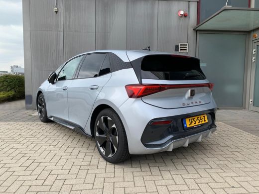 CUPRA Born Essential Limited Elektromotor 150 kW / 204 pk Hatchback Elektrische aandrijving ActivLease financial lease