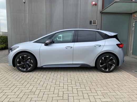 CUPRA Born Essential Limited Elektromotor 150 kW / 204 pk Hatchback Elektrische aandrijving ActivLease financial lease
