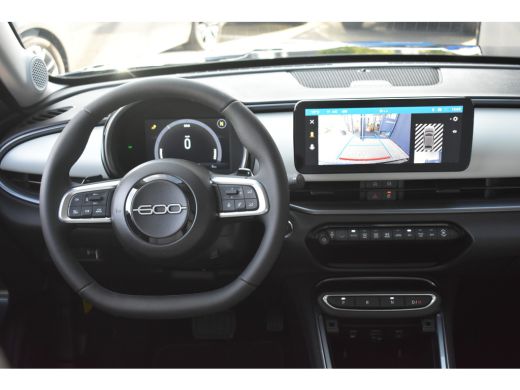 Fiat 600 1.2 Hybrid La Prima 110pk VOORRAAD-ACTIE! | Vol-Leder | Massage | Elektr. Stoelen | Elektr. Achte... ActivLease financial lease