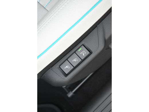 Fiat 600 1.2 Hybrid La Prima 110pk VOORRAAD-ACTIE! | Vol-Leder | Massage | Elektr. Stoelen | Elektr. Achte... ActivLease financial lease