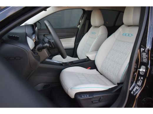 Fiat 600 1.2 Hybrid La Prima 110pk VOORRAAD-ACTIE! | Vol-Leder | Massage | Elektr. Stoelen | Elektr. Achte... ActivLease financial lease