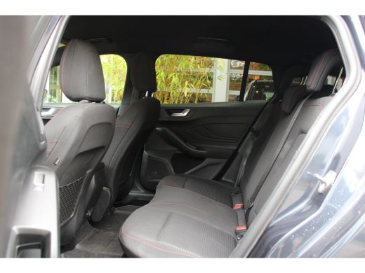 Ford Focus 1.0 EcoBoost ST Line Business | Elek. Trekhaak | Clima | Full LED | Navi | Stoel-stuurverw. | 18'' ActivLease financial lease