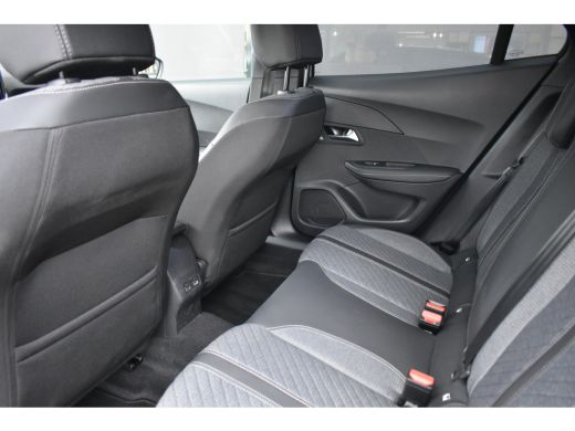 Peugeot 2008 1.2 Hybrid 136 Allure | Navigatie by App | Parkeersensoren | Full-LED | Cruise Control | Climate ... ActivLease financial lease