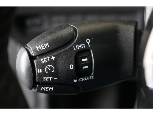 Peugeot 208 1.2 PureTech 75 Style n.model | Navi | Parkeersensoren achter | Cruise control | Airco | DAB | Ap... ActivLease financial lease