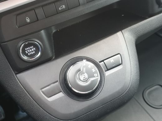 Peugeot Expert 2.0 BlueHDI 180 S&S L3 | 2 zitplaatsen rechtsvoor | Achterklep met ruit | Bluetooth telefoonvoorb... ActivLease financial lease