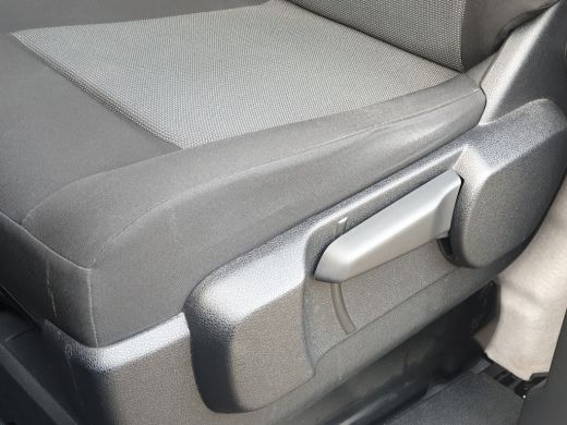 Peugeot Expert 2.0 BlueHDI 180 S&S L3 | 2 zitplaatsen rechtsvoor | Achterklep met ruit | Bluetooth telefoonvoorb... ActivLease financial lease