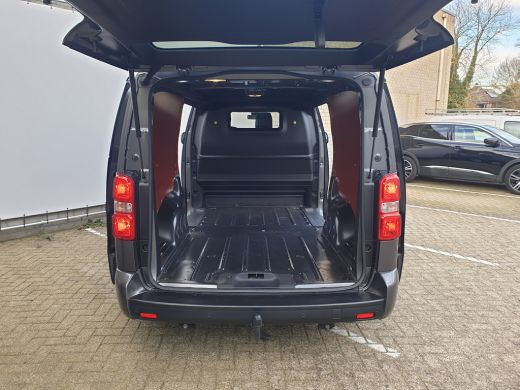 Peugeot Expert 2.0 BlueHDI 180 S&S L3 | 2 zitplaatsen rechtsvoor | Achterklep met ruit | Bluetooth telefoonvoorb... ActivLease financial lease