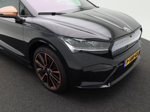 Skoda Enyaq iV 80 Founders Edition Black 204 Pk | 360° Camera | Panorama Dak | Trekhaak | Carplay | Full LED | E... ActivLease financial lease